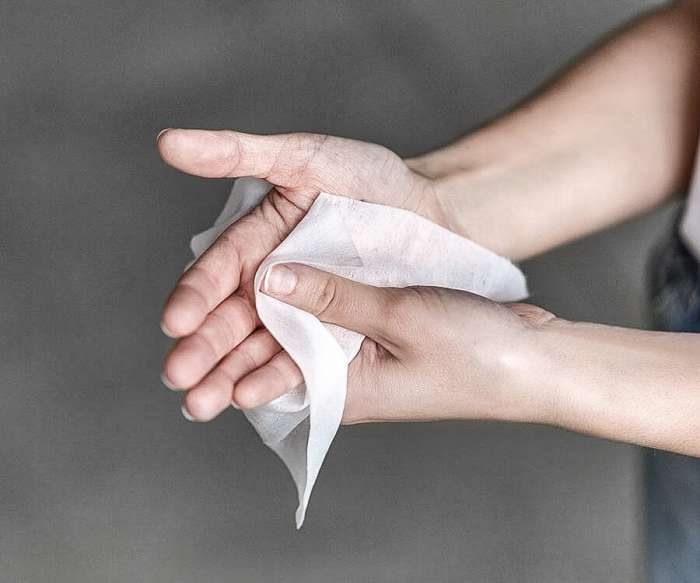 hand sanitizing wipes alcohol free